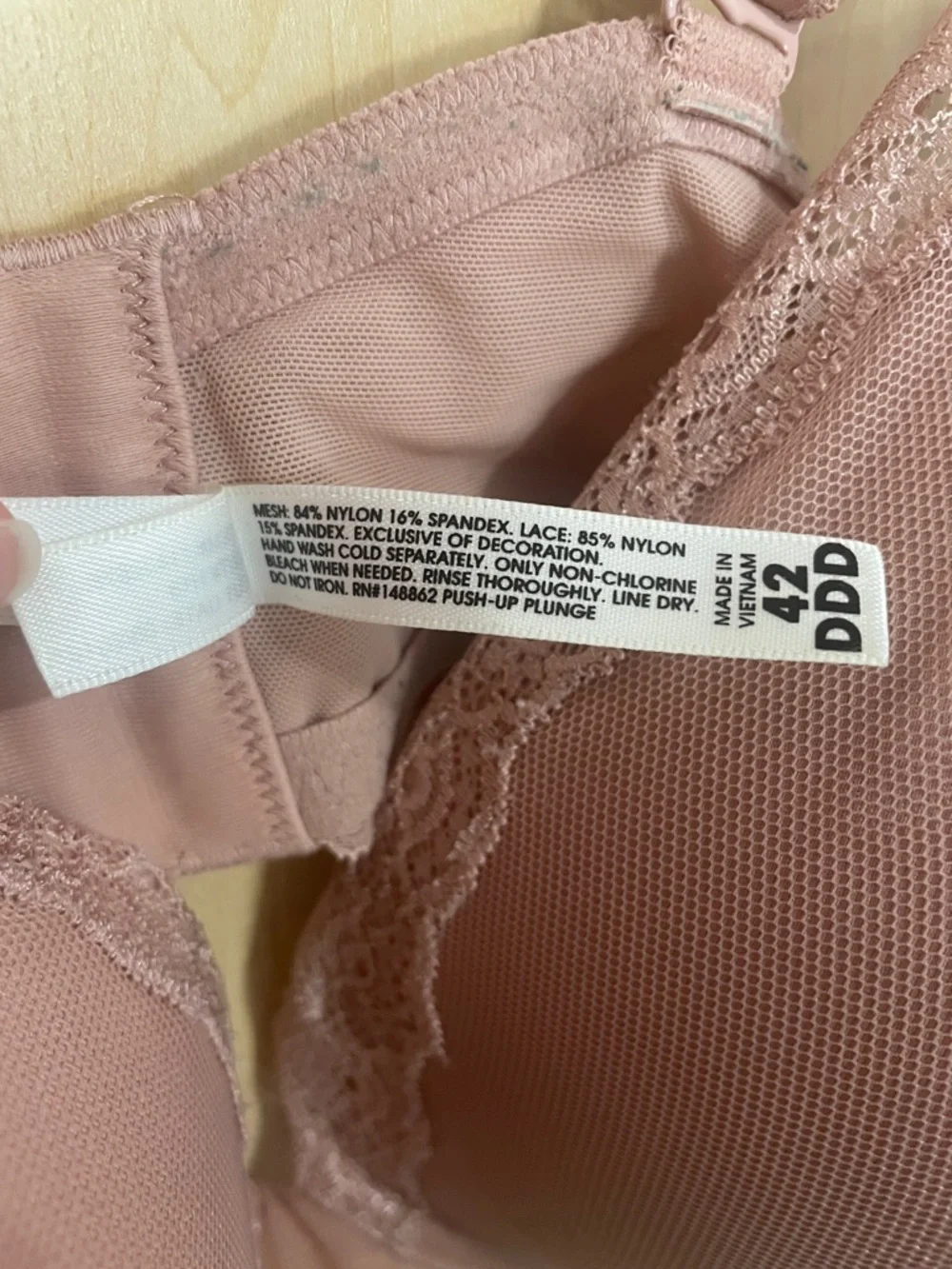 Torrid Curve Push-Up Plunge Molded Cup Lace-Trim Bra in Dusty Rose 42DDD - Picture 4 of 11